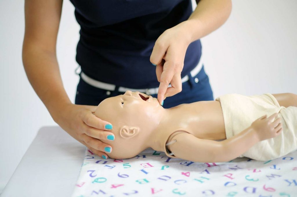 Paediatric First Aid course International Nanny Institute